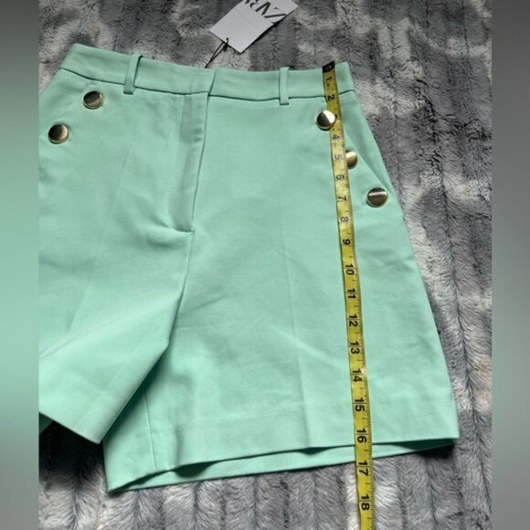 Zara Shorts with Buttons Size Small - Picture 5 of 6